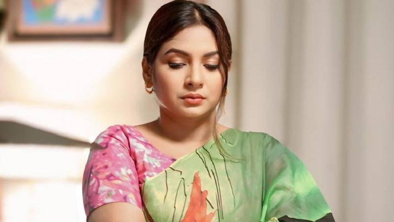 তুষার আমার স্বামীর নামের জায়গায় নিজের নাম বসিয়েছে: নীলা ইস্রাফিল